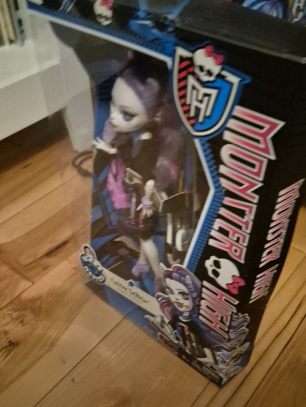 monster high Catrine DeMew Doll — Unopened CIB - Picture 7 of 8